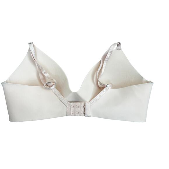 Vince Camuto Bra WireFree Light Padding No Seam Light Pink Nylon Span 34 C - Picture 2 of 3